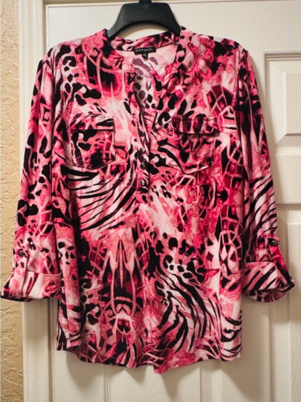 Ava & Grace Pink & Black Mixed Animal-Print Roll-Tab Blouse